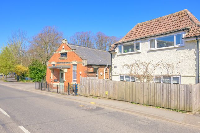 London Road, Long Sutton, Spalding, PE12 2 bed detached house for sale