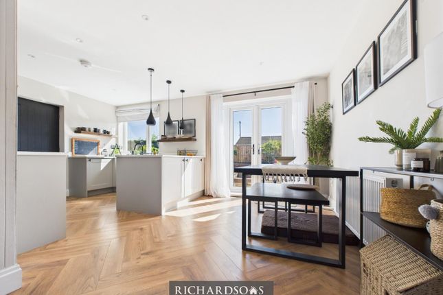 3 bed semi-detached house