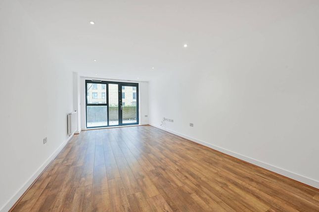 Singapore Road, Ealing, London, W13 2 bed flat for sale