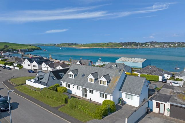 5 bed detached house