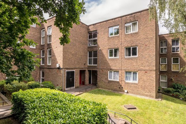 Garrick Close, London W5 2 bed flat for sale