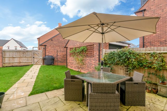 4 bed detached house