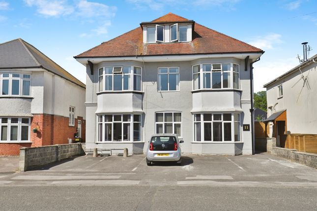 2 bed flat
