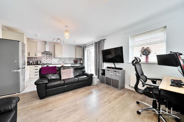 Gilesfield Close, Rainham 2 bed bungalow for sale