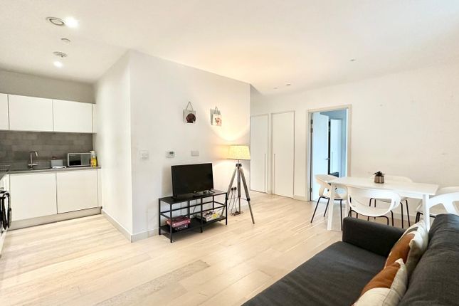 Liner House, Royal Wharf Walk, London... 2 bed apartment for sale