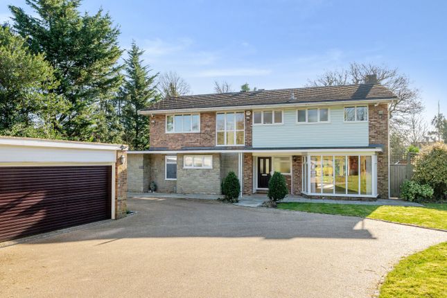 5 bed detached house