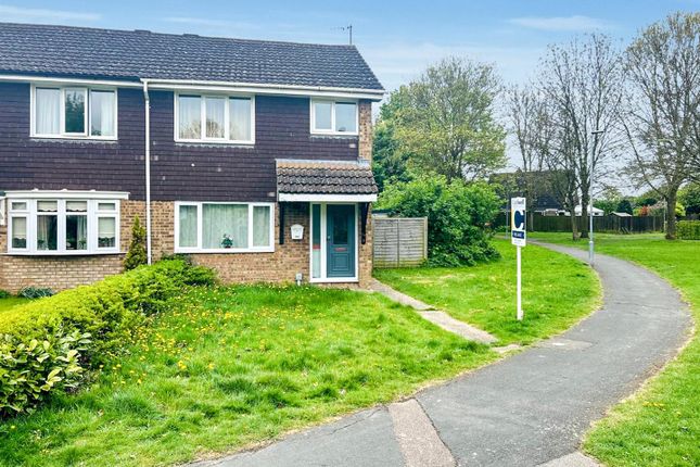 Collins Walk, Newport Pagnell 3 bed semi