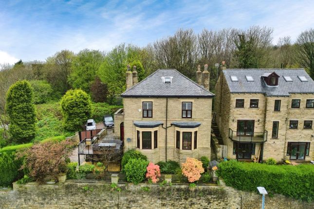 Wakefield Road, Stalybridge 4 bed house for sale
