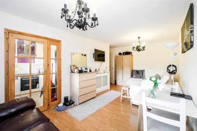 Lamorna Close, Walthamstow 1 bed flat for sale