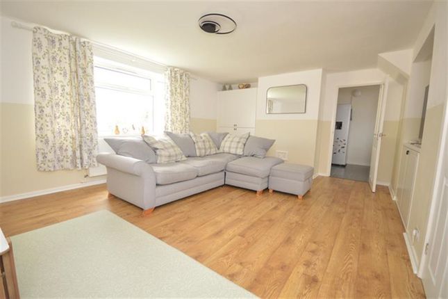Debden Drive, Wimbish, Saffron... 3 bed semi