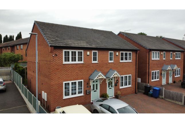 3 bedroom semi-detached house for sale