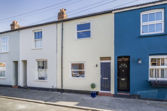 Glencoe Road, Weybridge, Surrey, KT13 2 bed terraced house for sale