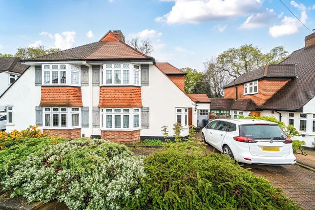 Hartland Way, Croydon, Surrey, CR0 4 bed semi