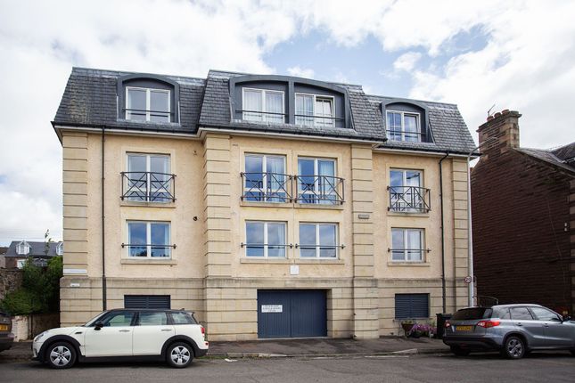 Wade Court, Commissioner Street... 2 bed flat for sale