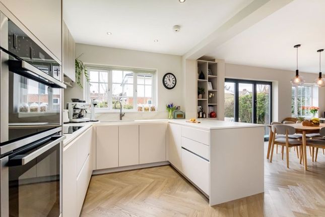 4 bedroom semi-detached house for sale