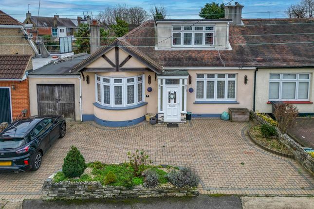 HADLEIGH PARK AVENUE, Benfleet 3 bed chalet for sale