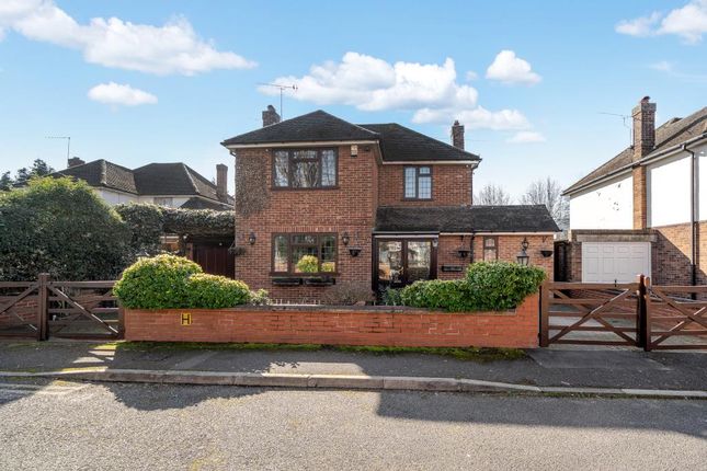 5 bed detached house