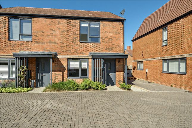 Padfoot Road, Godalming, Surrey, GU7 2 bed semi