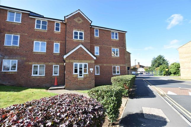 Redford Close, Feltham, Middlesex, TW13 2 bed flat for sale