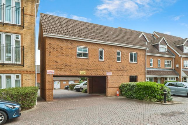 2 bed detached house