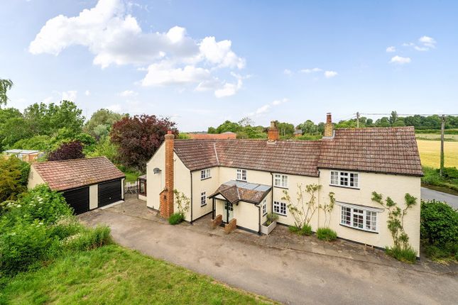 4 bed detached house