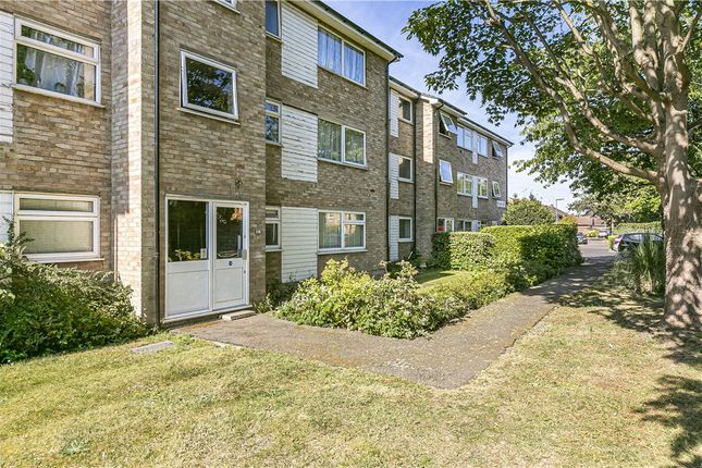 Feltham Hill Road, Ashford, Surrey, TW15 2 bed apartment for sale