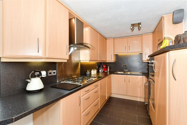 5 bed detached house