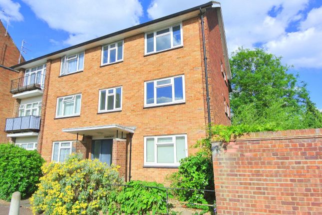 Elmcroft Drive, Ashford TW15 1 bed flat for sale