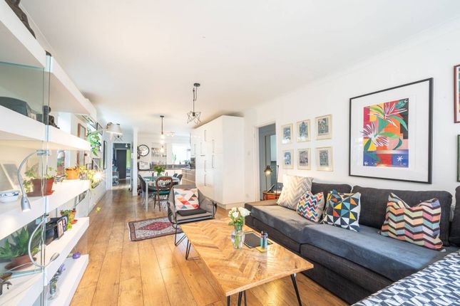 Stanhope Gardens, Mill Hill, London, NW7 3 bed bungalow for sale
