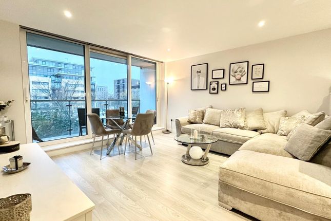 Ebb Court, Albert Basin Way, London E16 2 bed apartment for sale