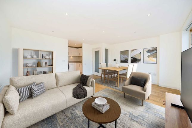 York Way, London N7 2 bed flat for sale