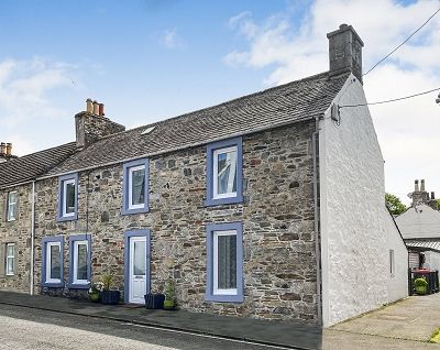 6 bedroom semi-detached house for sale