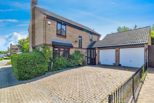 Brearley Avenue, Milton Keynes MK6 4 bed detached house for sale