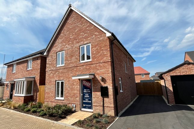 4 bed detached house
