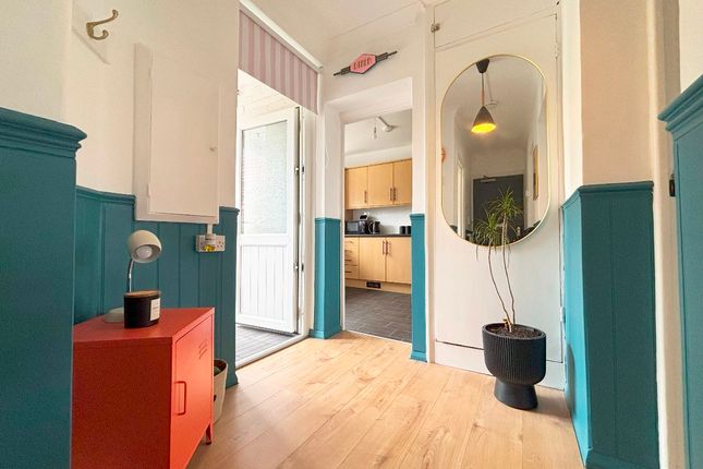 Kingsbridge Road, Romford 1 bed flat for sale