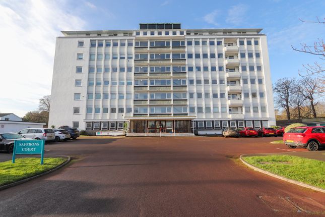 Compton Place Road, Eastbourne, BN21 3 bed flat for sale