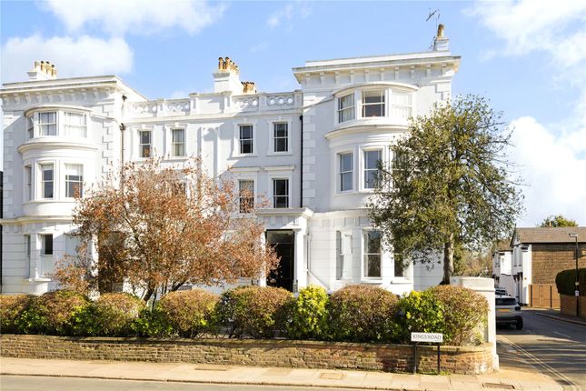 3 bedroom flat for sale