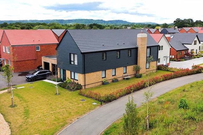 Romaine Road, Cranleigh 4 bed detached house for sale