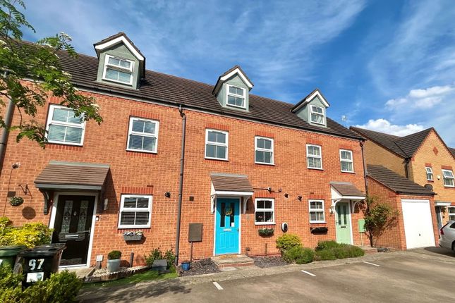 Goodrich Mews, Upper Gornal DY3 3 bed townhouse for sale