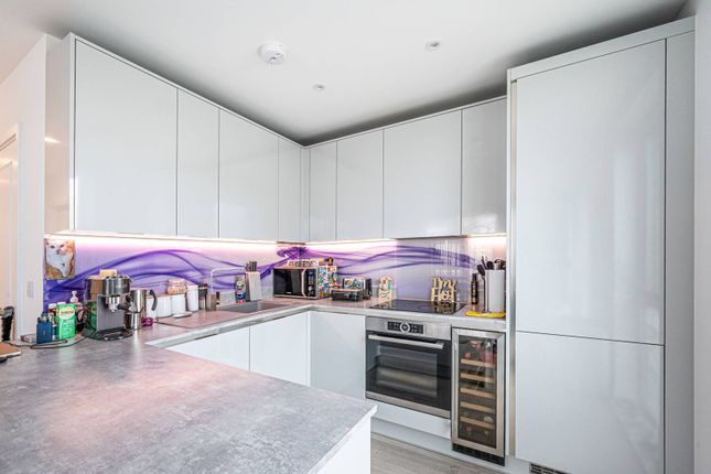 Lismore Boulevard, Colindale, London... 2 bed flat for sale