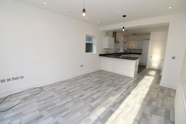 Crantock Road, Catford, London, SE6 2 bed flat for sale