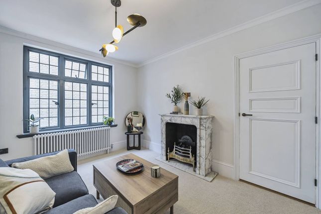 Pavilion Road, Sloane Square, London... 1 bed flat for sale