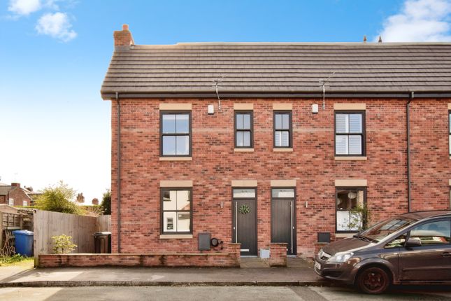 4 bedroom end of terrace house for sale