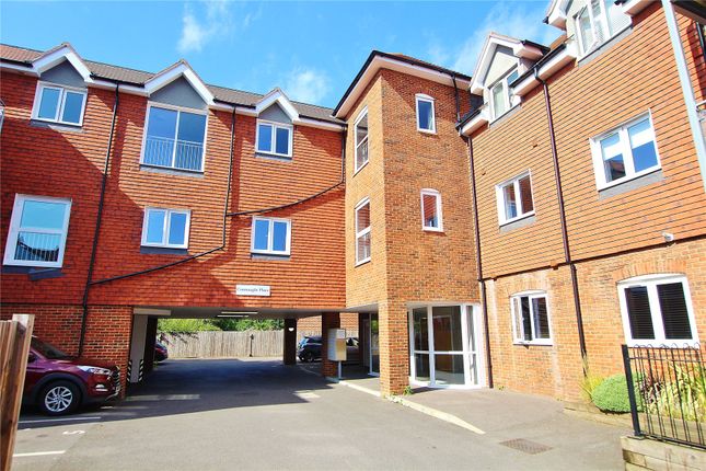 Connaught Road, Woking GU24 2 bed flat for sale