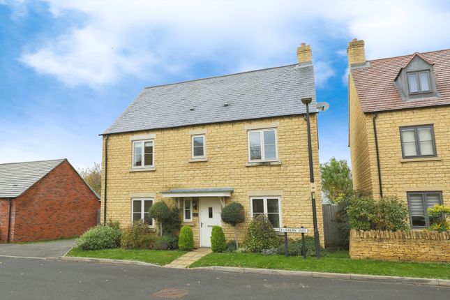 4 bed detached house