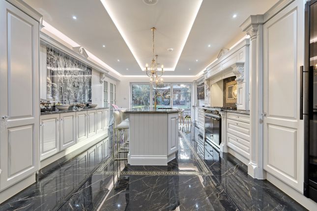 The Birches, Brentwood, CM13 4 bed detached house for sale