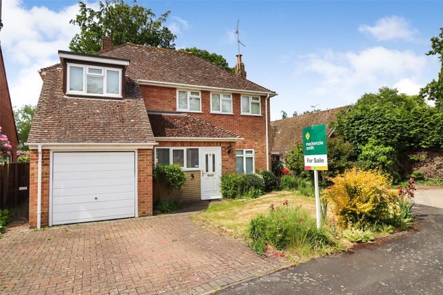 Newlands, Hampshire GU52 4 bed detached house for sale