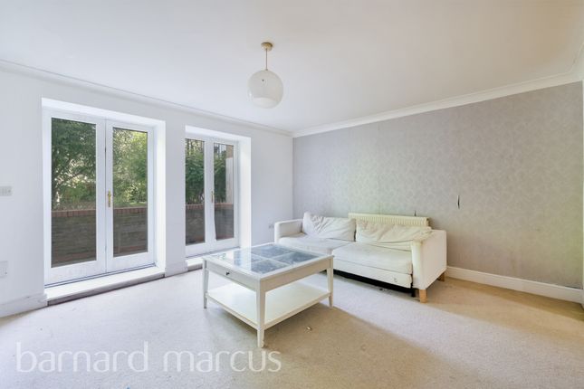 1 bedroom ground floor flat for sale