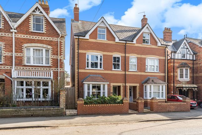 Newbury Street, Wantage OX12 4 bed semi