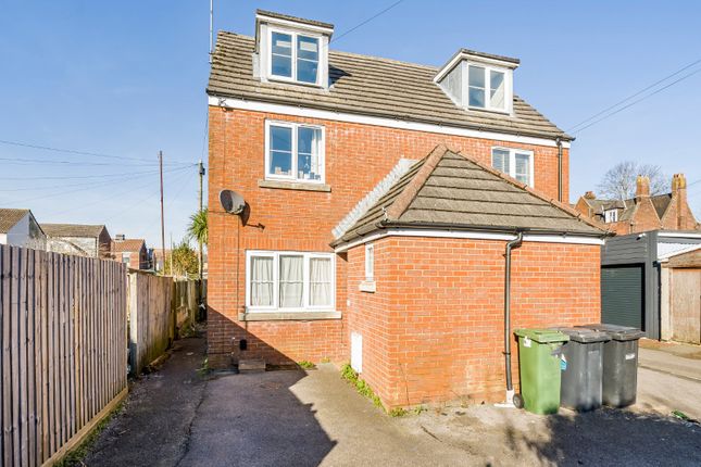 Blenheim Road, Eastleigh, Hampshire... 2 bed semi